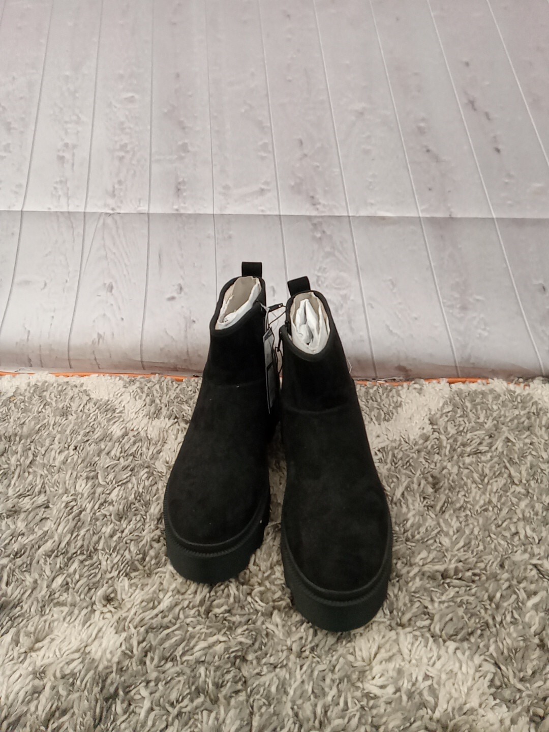 Universal Tread Women  Winter Boots Size10