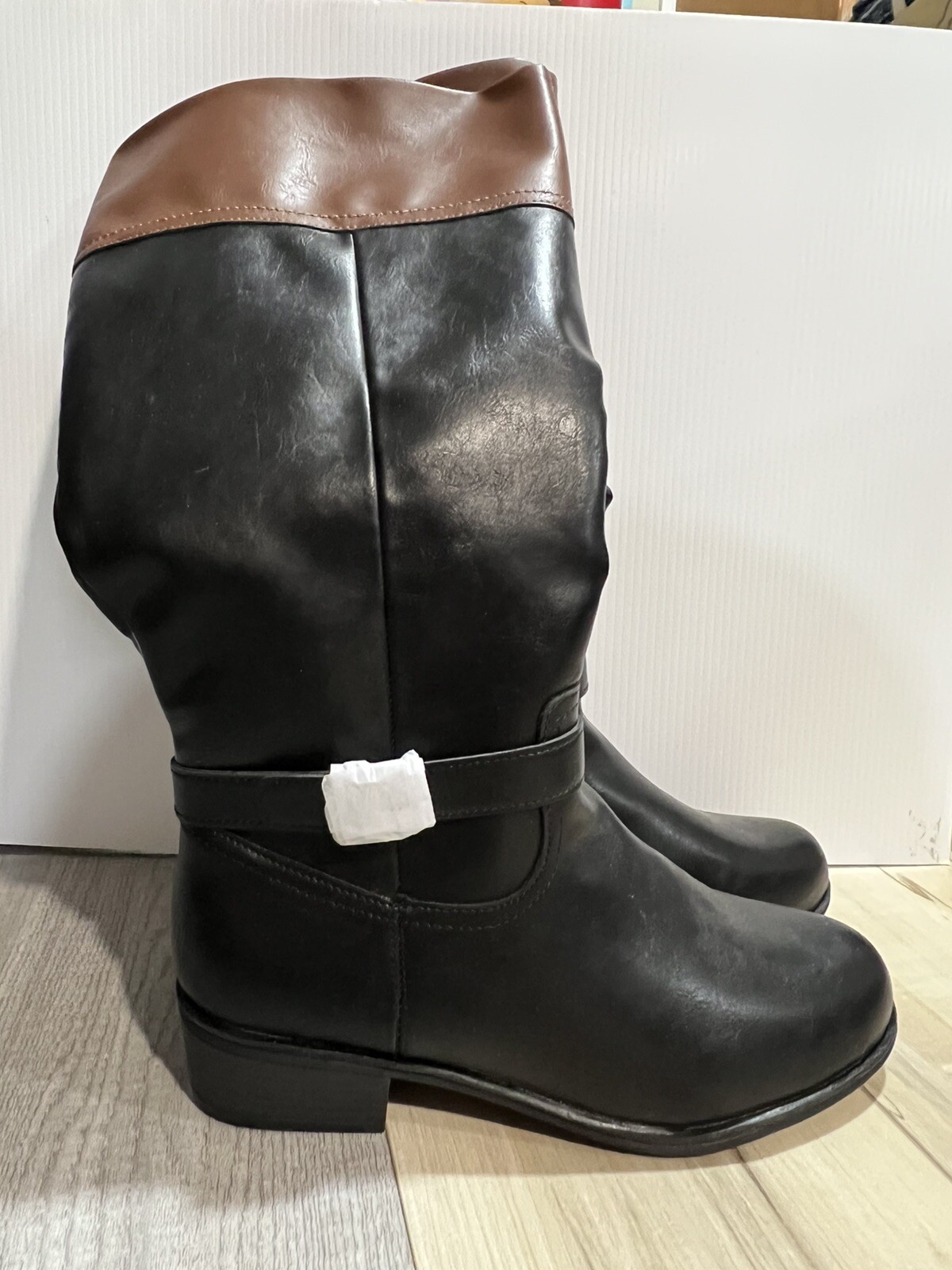 Women Boots Size 10wd