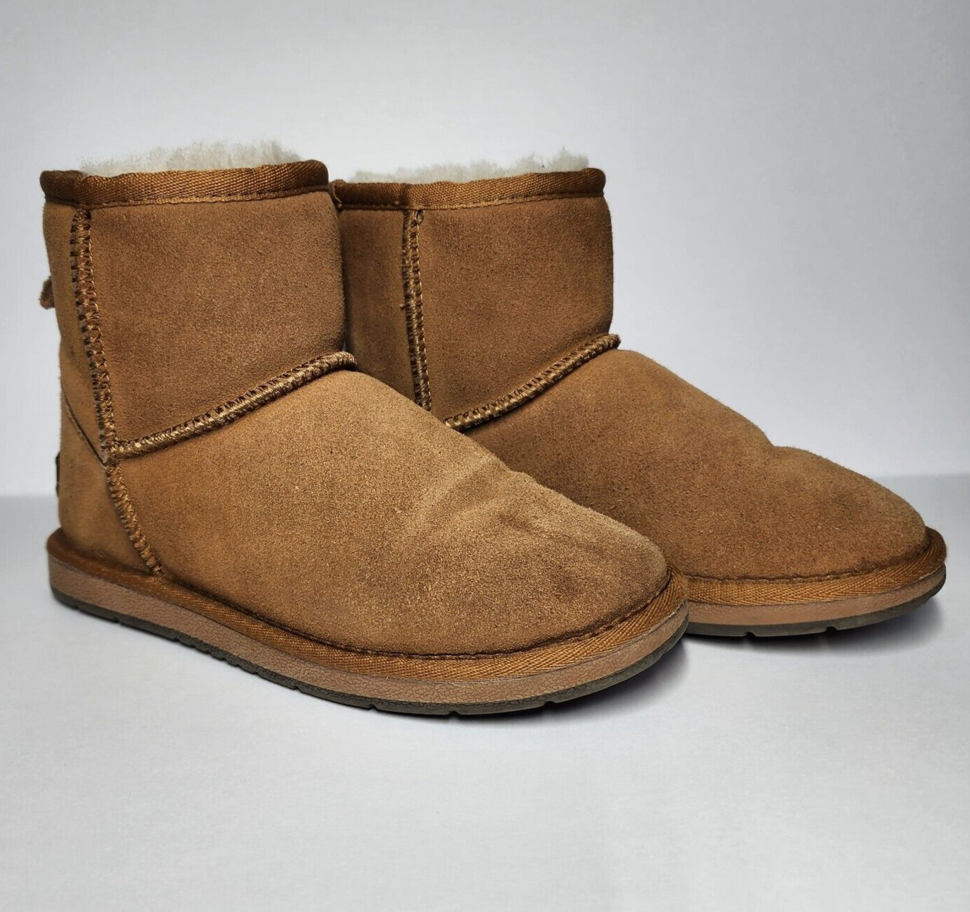 Cloud Nine Women Boots Size 6 Sheepskin Slip On EUC