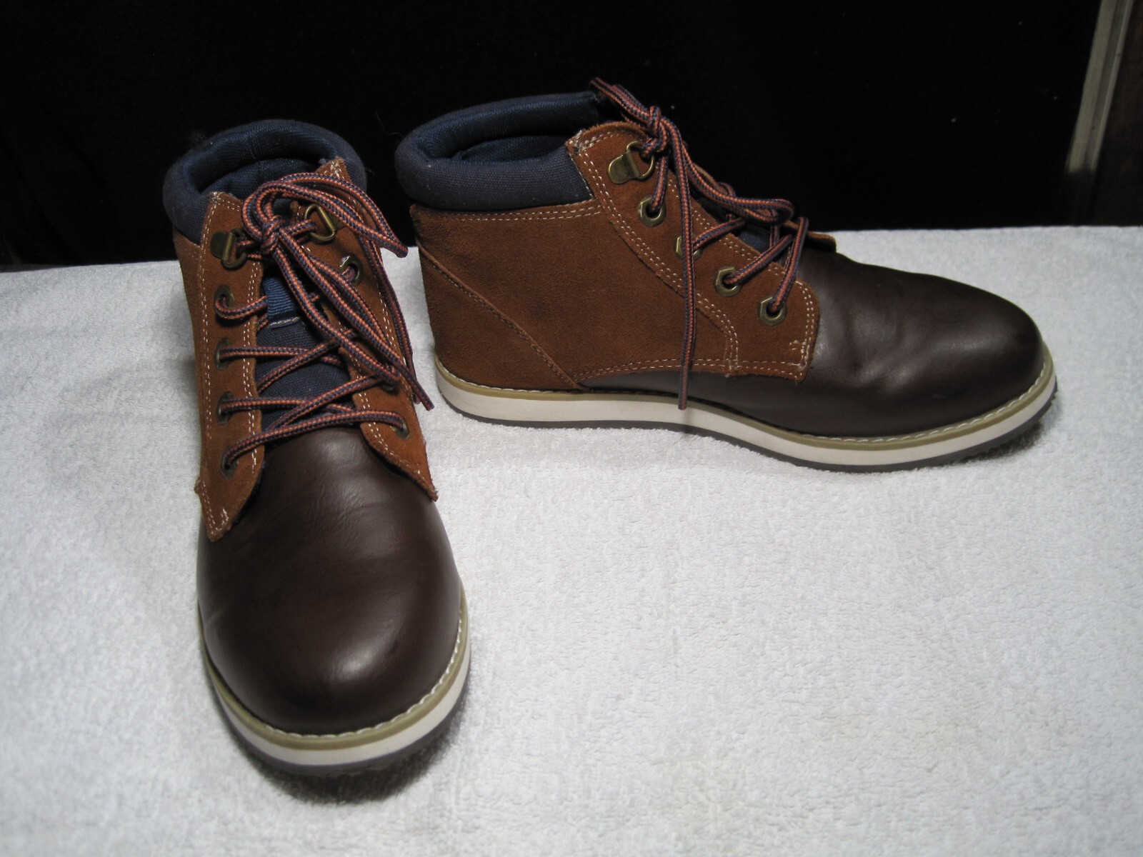Pre-Owned Girls Boots “CAT & JACK Size 5