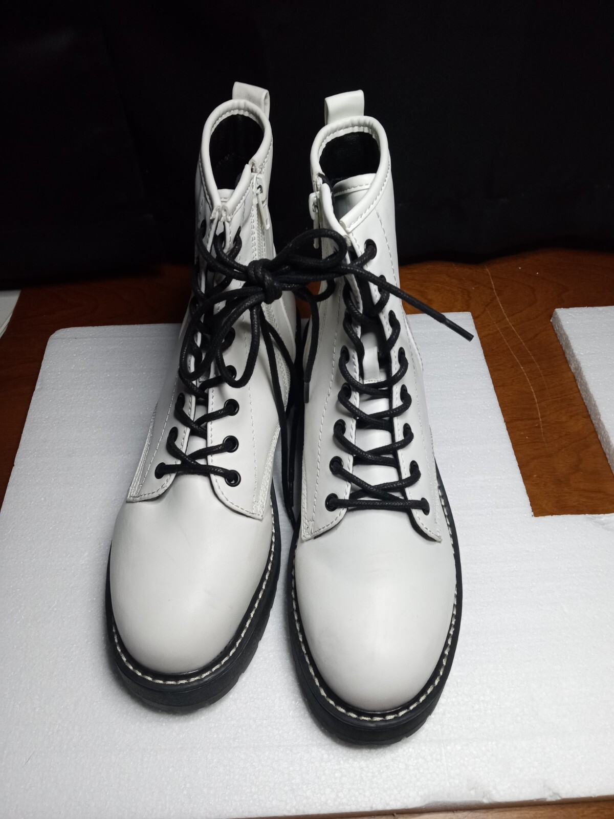 Steve Madden Girls Chelsea Boots White Size 8.5 Medium/ New