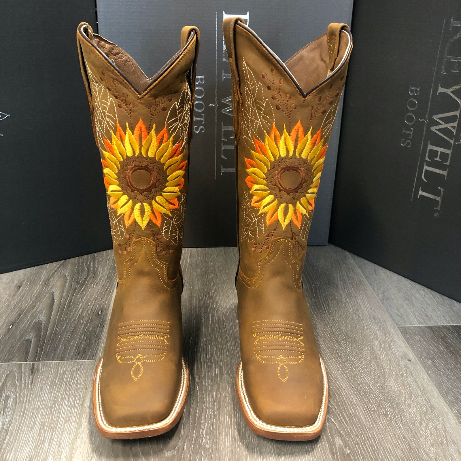 WOMEN’S WESTERN SQUARED SUN FLOWER SHAFT COWGIRL BOOTS SMOOTH LEATHER 072 VERE