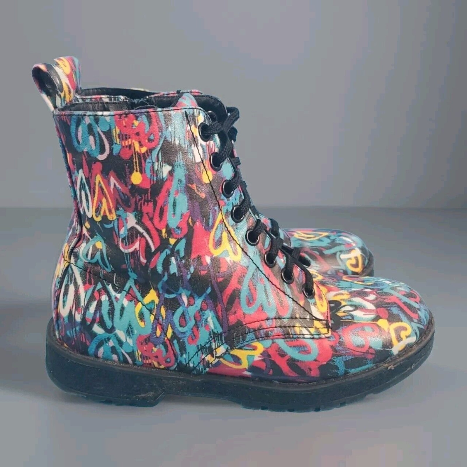 MIA Girls Boots Sz 2 Colorful Hearts Giuletta Black  Lace Up And Zip