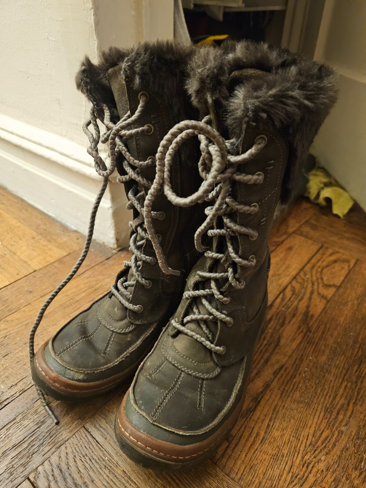 Merrell Falcon Women Winter Boots, Brown Leather 12″, 200 G Insulated Boots Sz 7