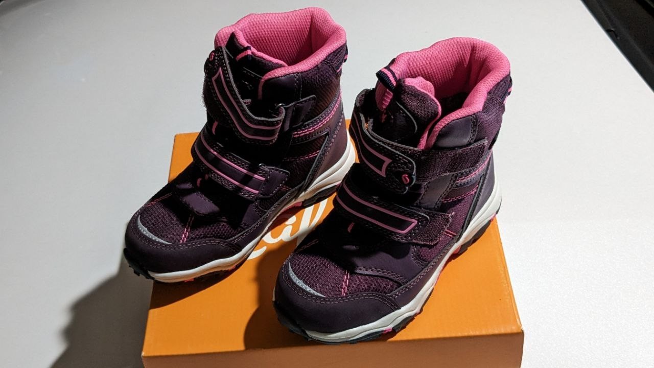 Girls Winter Boots, New in Box, Size 29