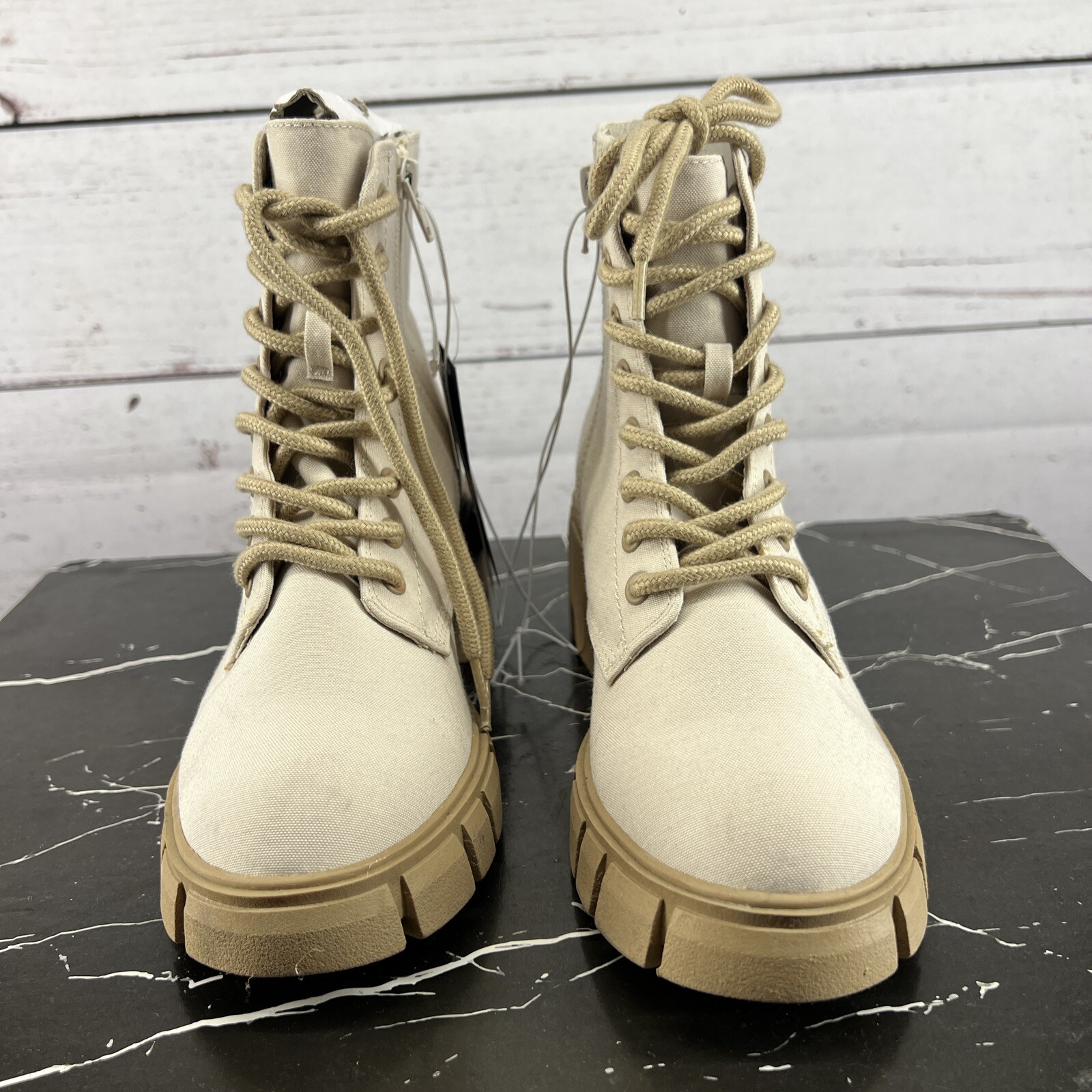 Universal Thread- Women Boots Size: 7 – Memory Foam