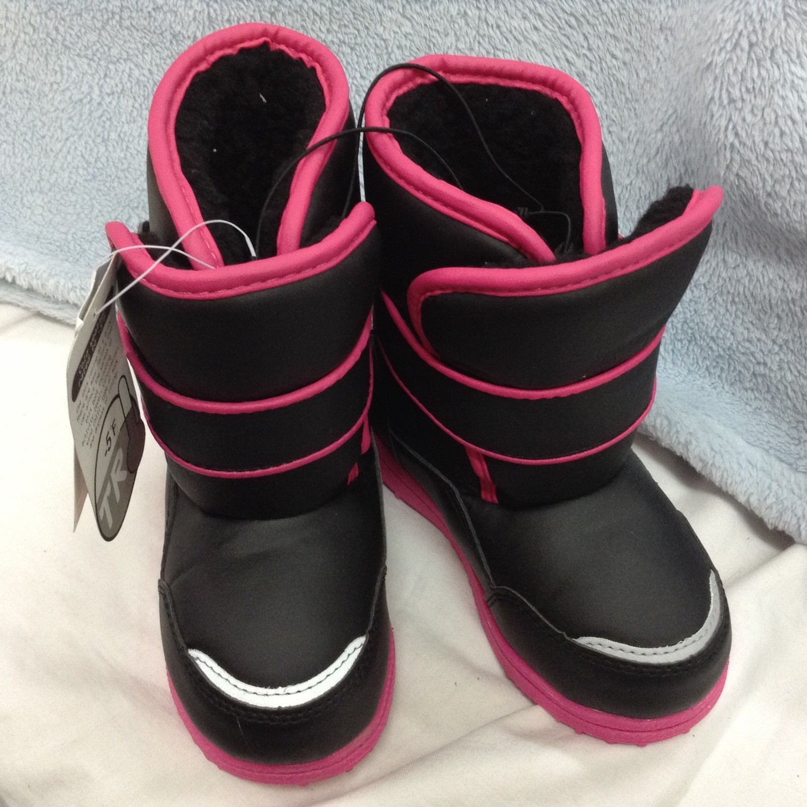 Small Girls’ Winter Boots Size 8 TR Rated -5 F Black And Pink