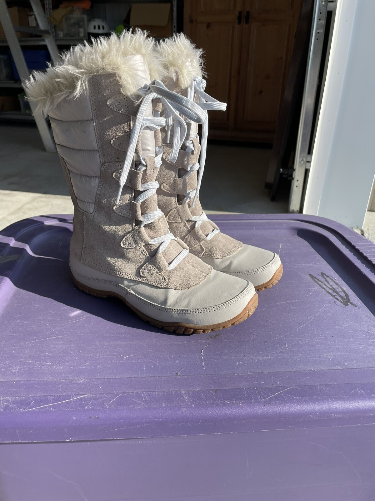 North Face Girls Boots Size 6 White dune Insulated Waterproof Lace up