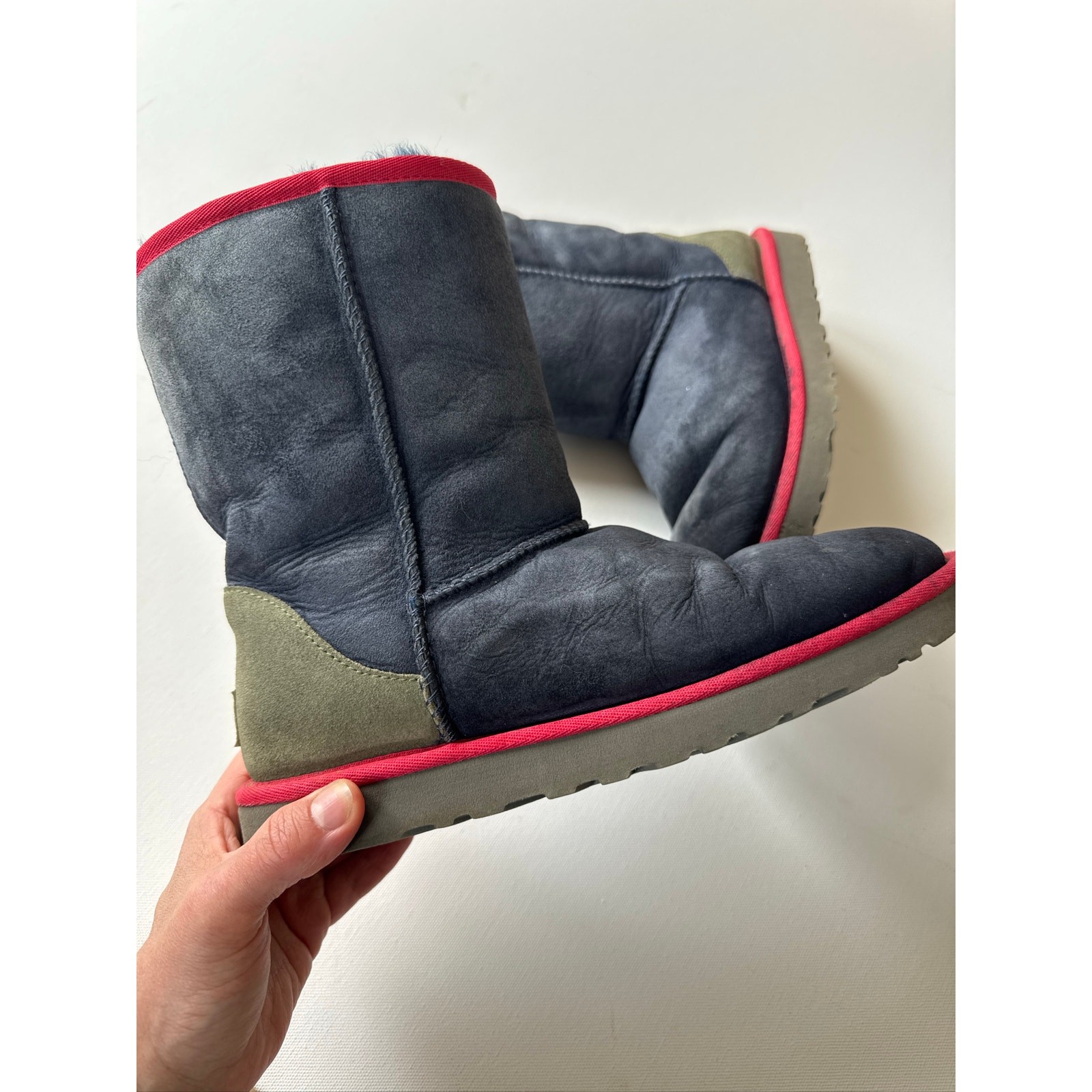 UGG Classic Short Two Tone Pull on Boot Shearling Lined Suede Boots – 7