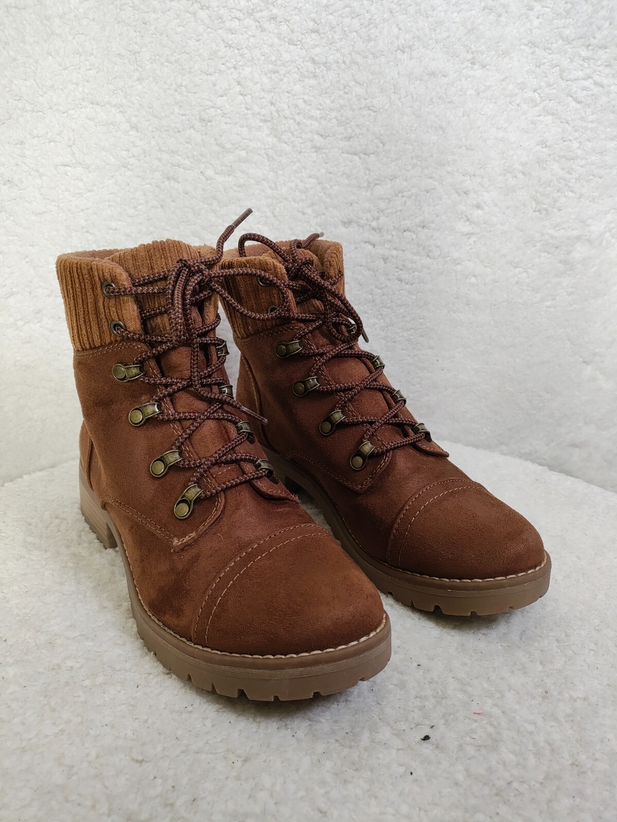 Universal Thread Women Boots 8 Brown Synthetic Lace Up Chunky Winter Flat Shoes