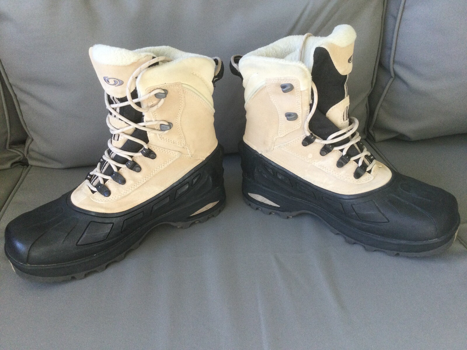 Salomon thinsulate, waterproof women boots size 9