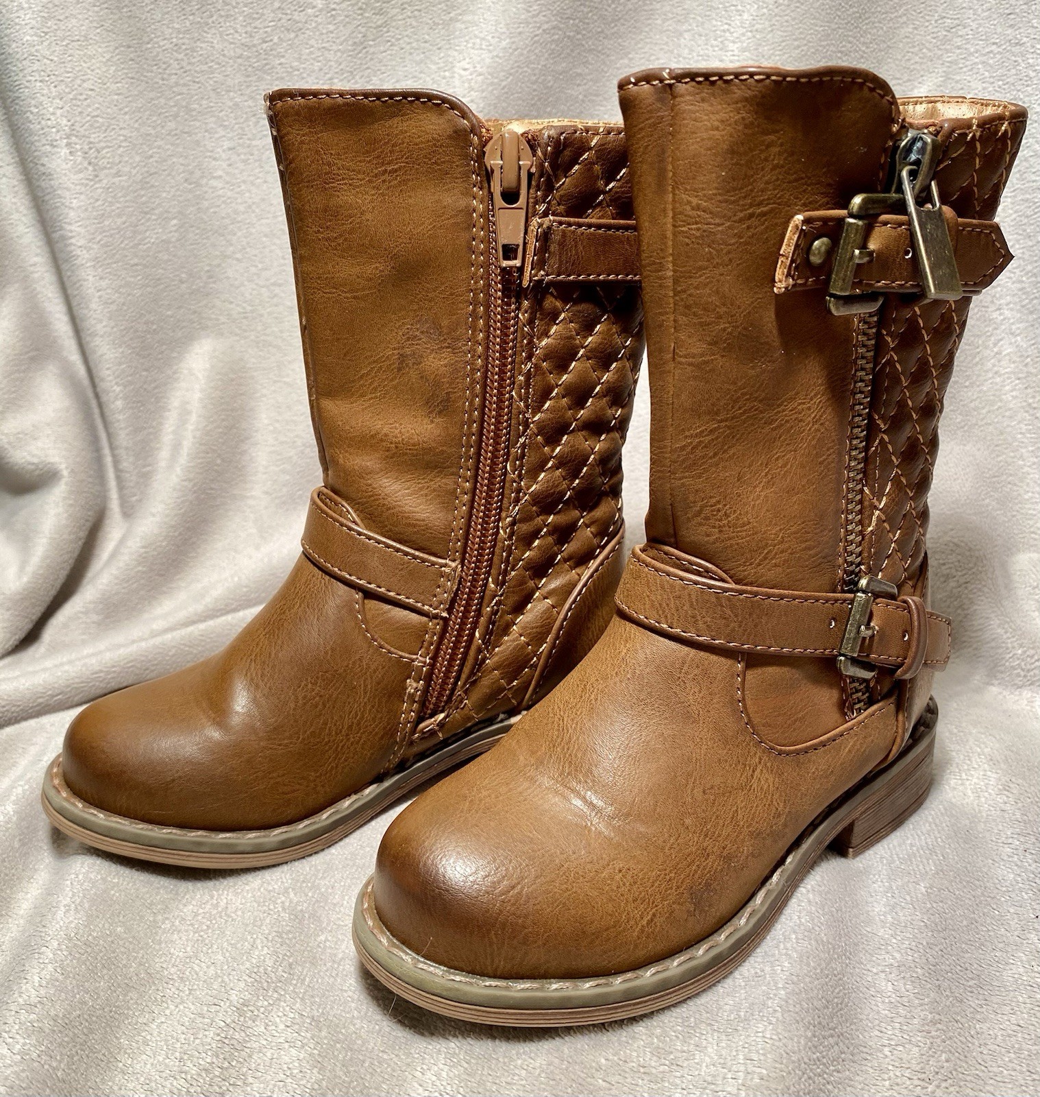 girls boots 7M faux leather zip up EUC