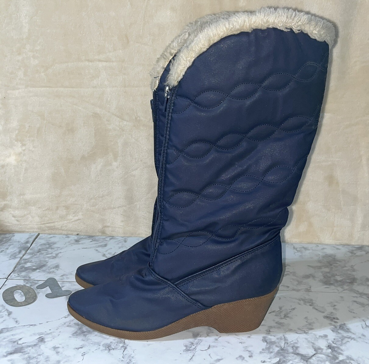 Northeast Mountain trading Co.  Women boots size 8 women’s  blue