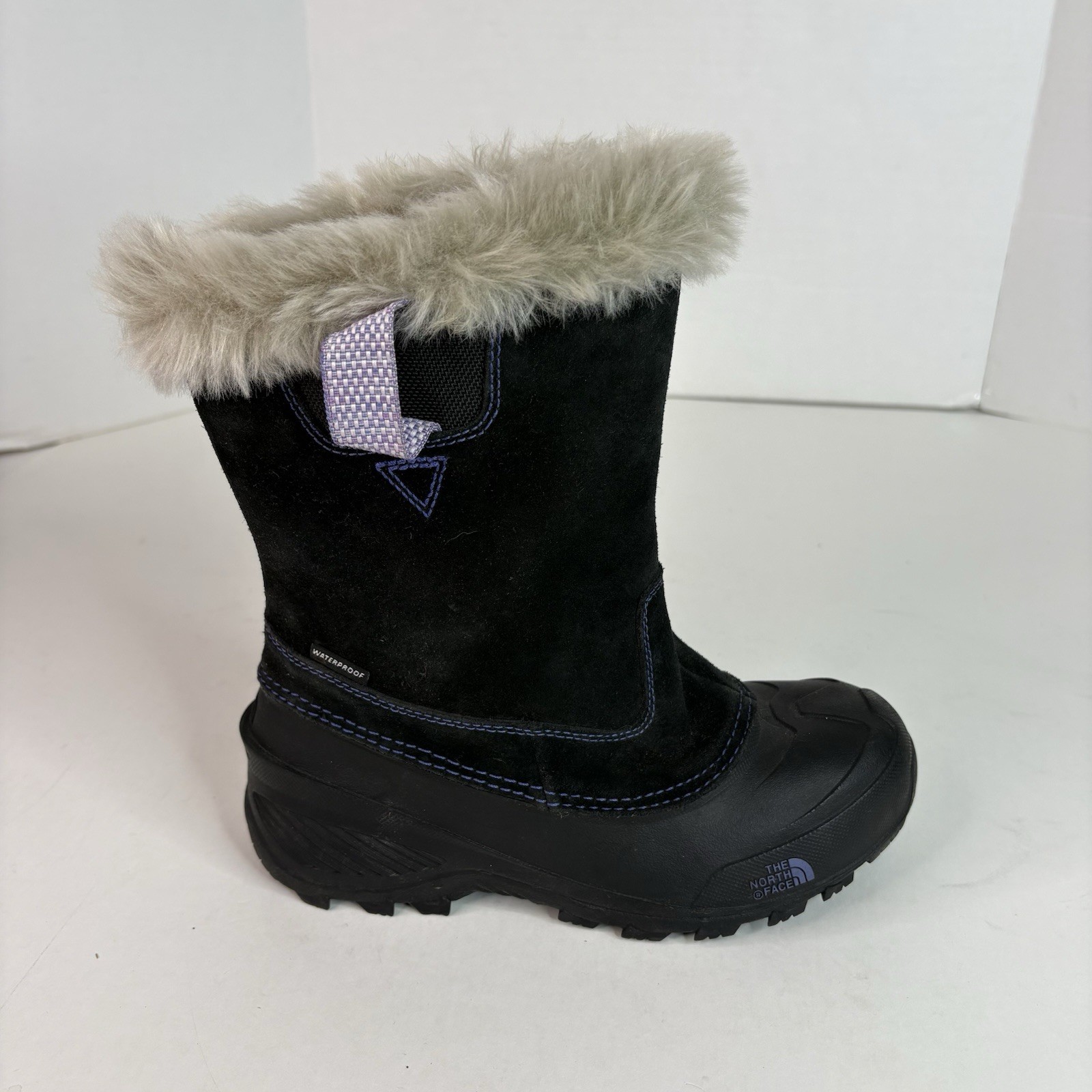 The North Face Girls Winter Boots Size 4 Heat Seeker 200 Gram, Black, 9” Fur Top