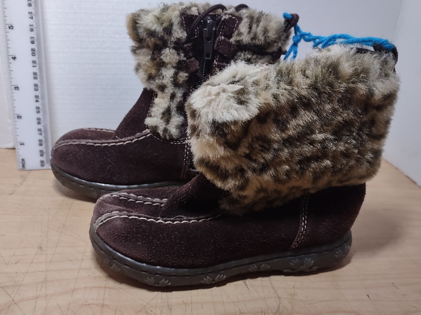 Arizona Jean Company Girls Boots Faux Fur Top & Poms  Size 9M