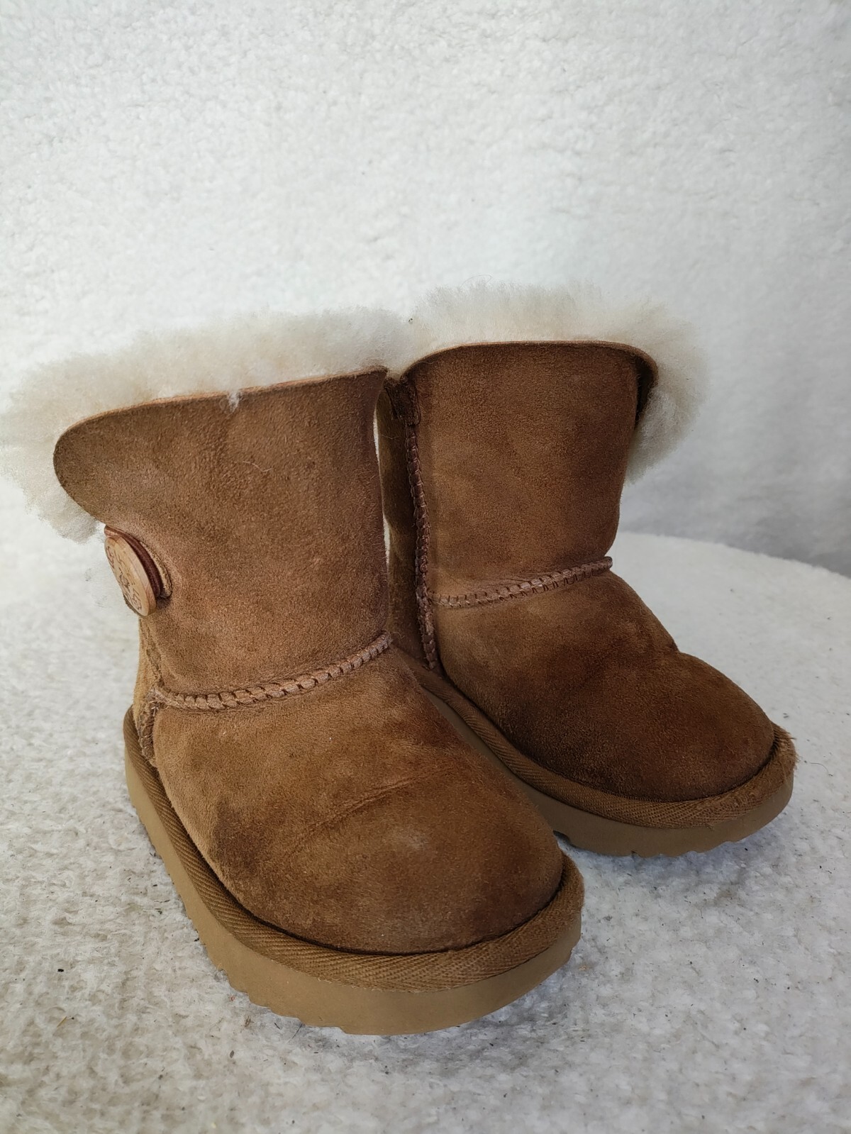 UGG Bailey Girls Boots US sz 8 Brown Suede Pull On Comfort Casual Winter Shoes