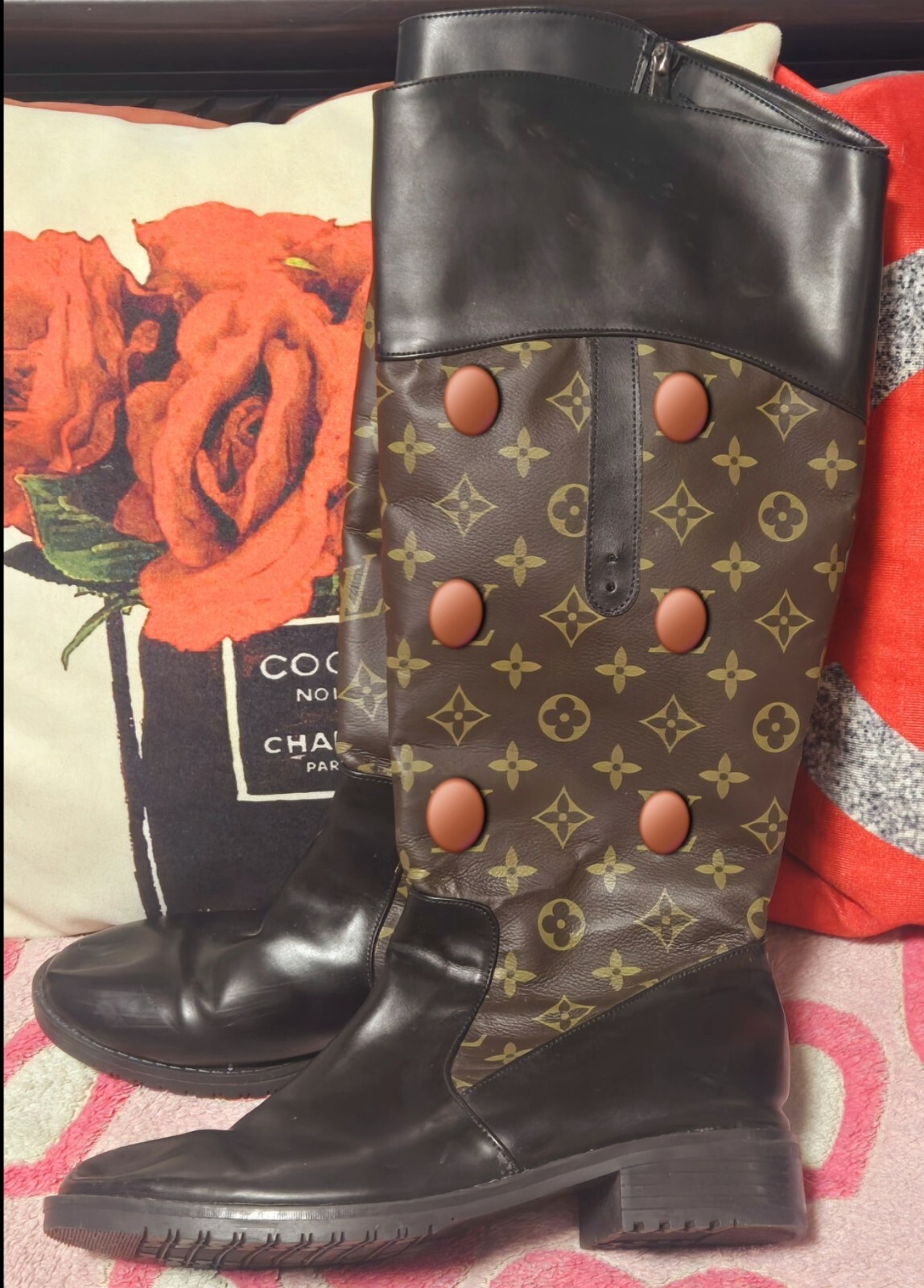 BROWN WOMEN BOOTS With Defect ( Missing Part)