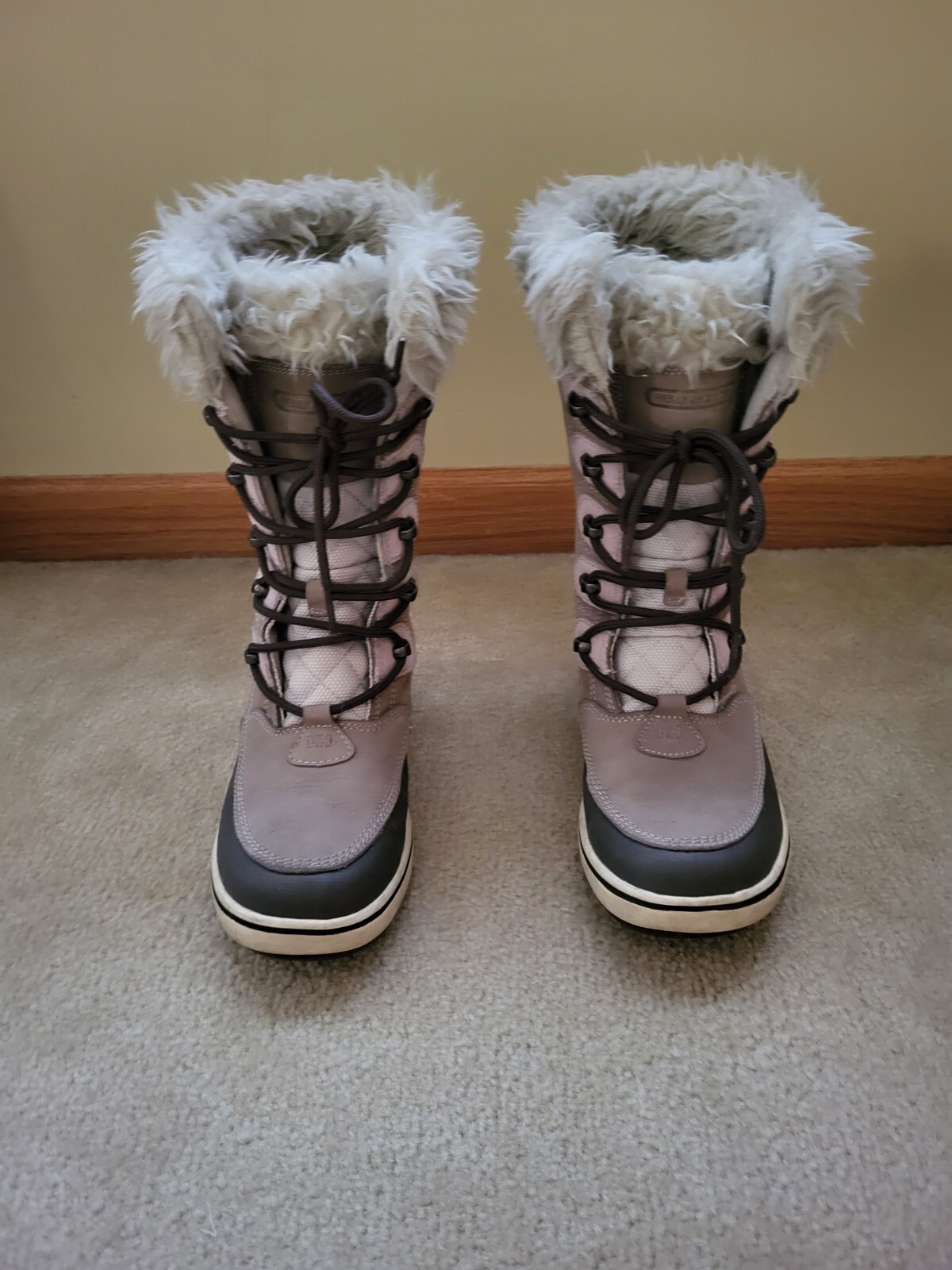 Helly Hansen Girls Winter Boots w/ Faux Fur.  Waterproof. Size Girls 8.5