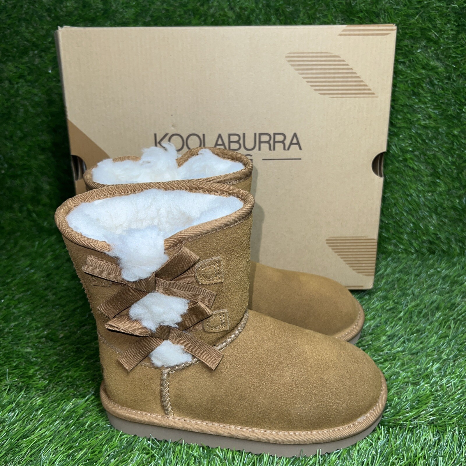 New Koolaburra Ugg girls boots Victoria short chestnut  12 suede