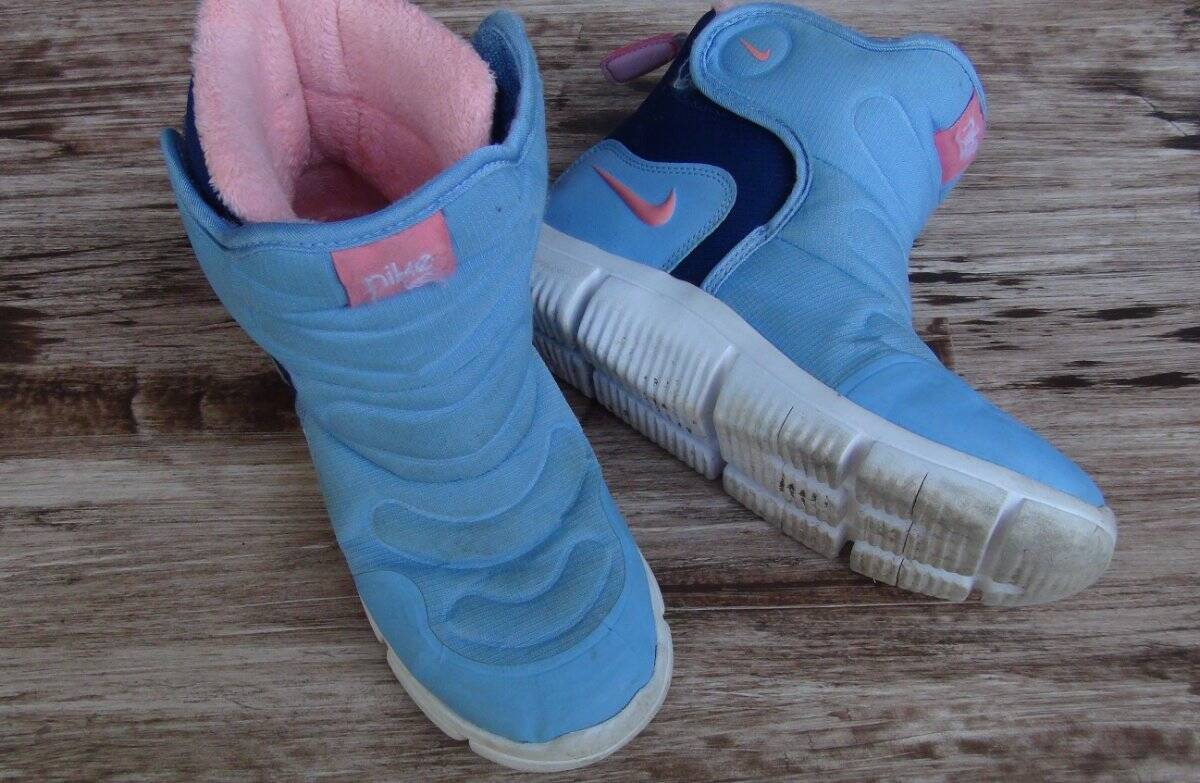 Nike Girls Winter Boots Size 2Y