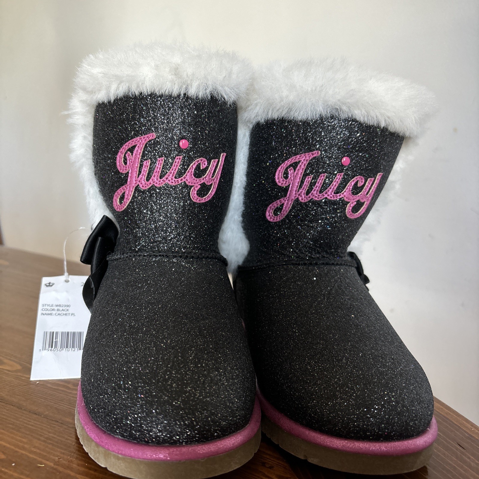 Juicy Couture Cachet Place Boots Sparkle Fuzzy Accent Bow Size 2M