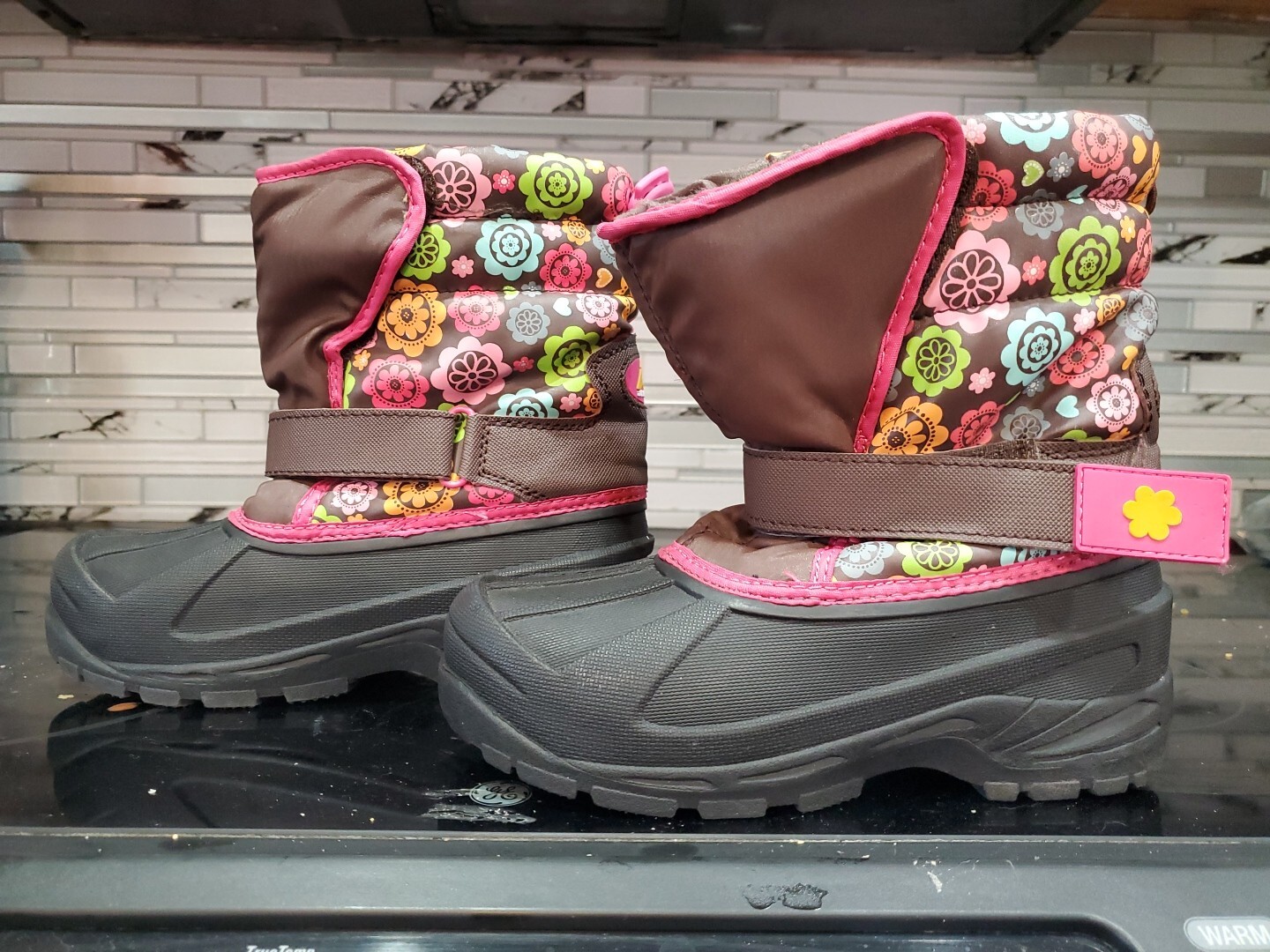 EUC Athletech Girls Winter Boots Faux Fur Lining Sz 1 FLOWERS Multi Color