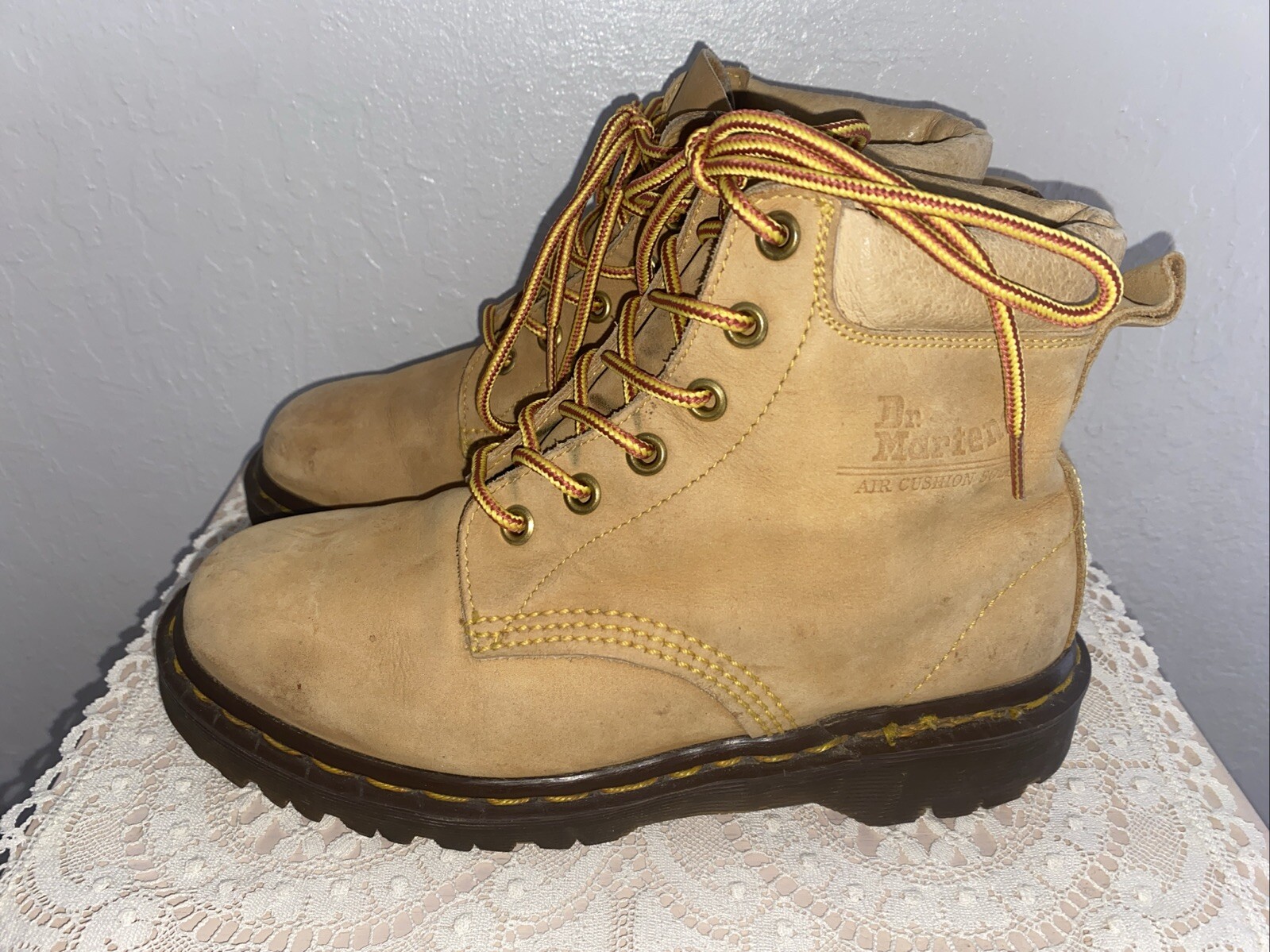 Vtg Dr Martens Women Boots Made In England Air Wair 6-Eye Tan Suede