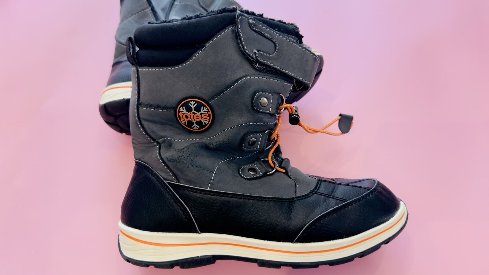 Totes Diamond Girls Winter Boots – 3M Thinsulate – Weather Protectors Size 4