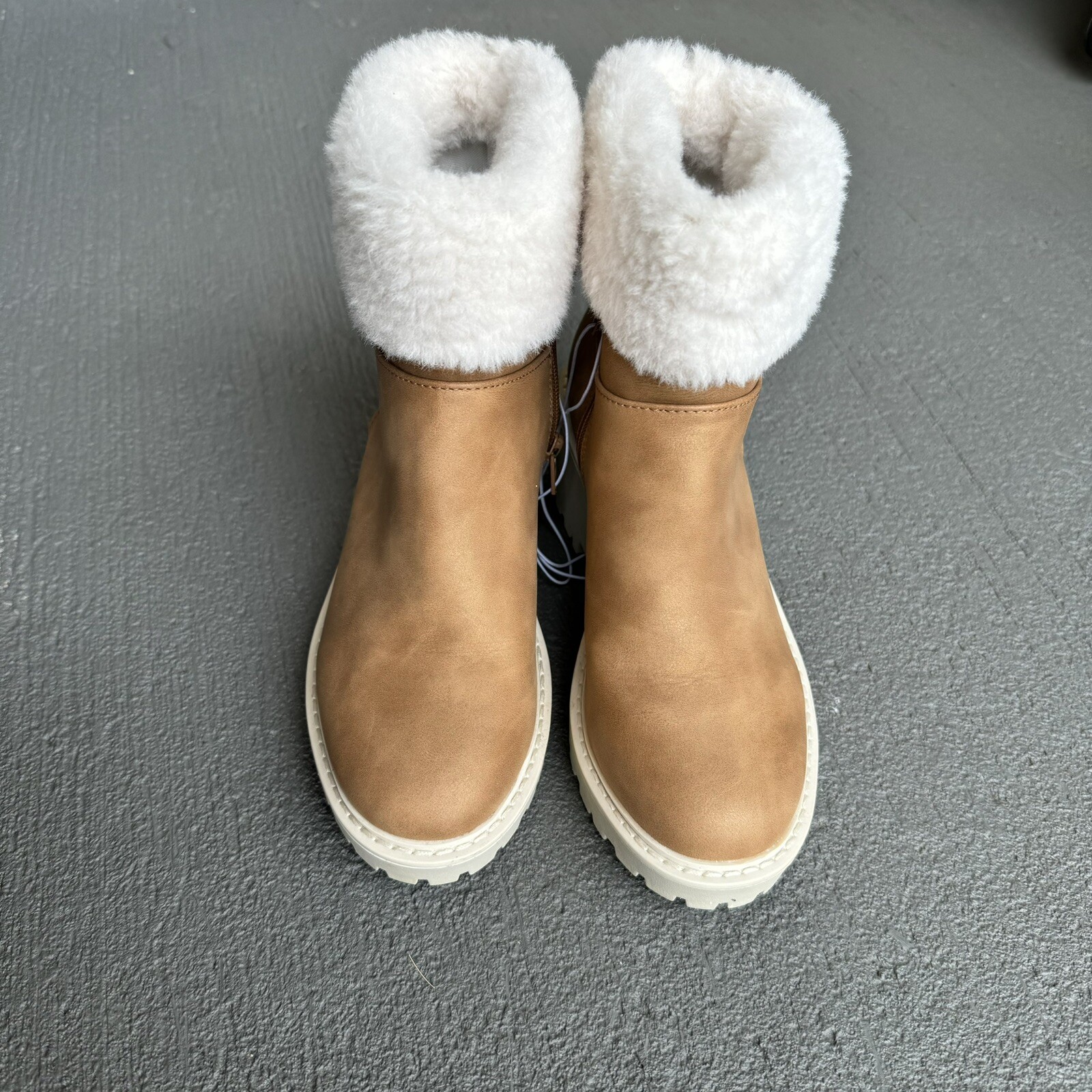 DV Dolce Vita Foster Girls Boots Size 3.5 Side Zip Faux Fur