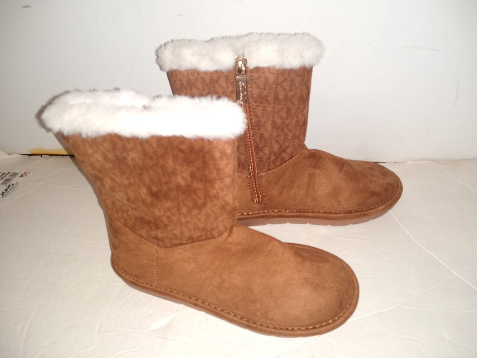 Michael Kors Girls’ Winter Boots Size 1 – Warm Stylish Snow Boots Waterproof