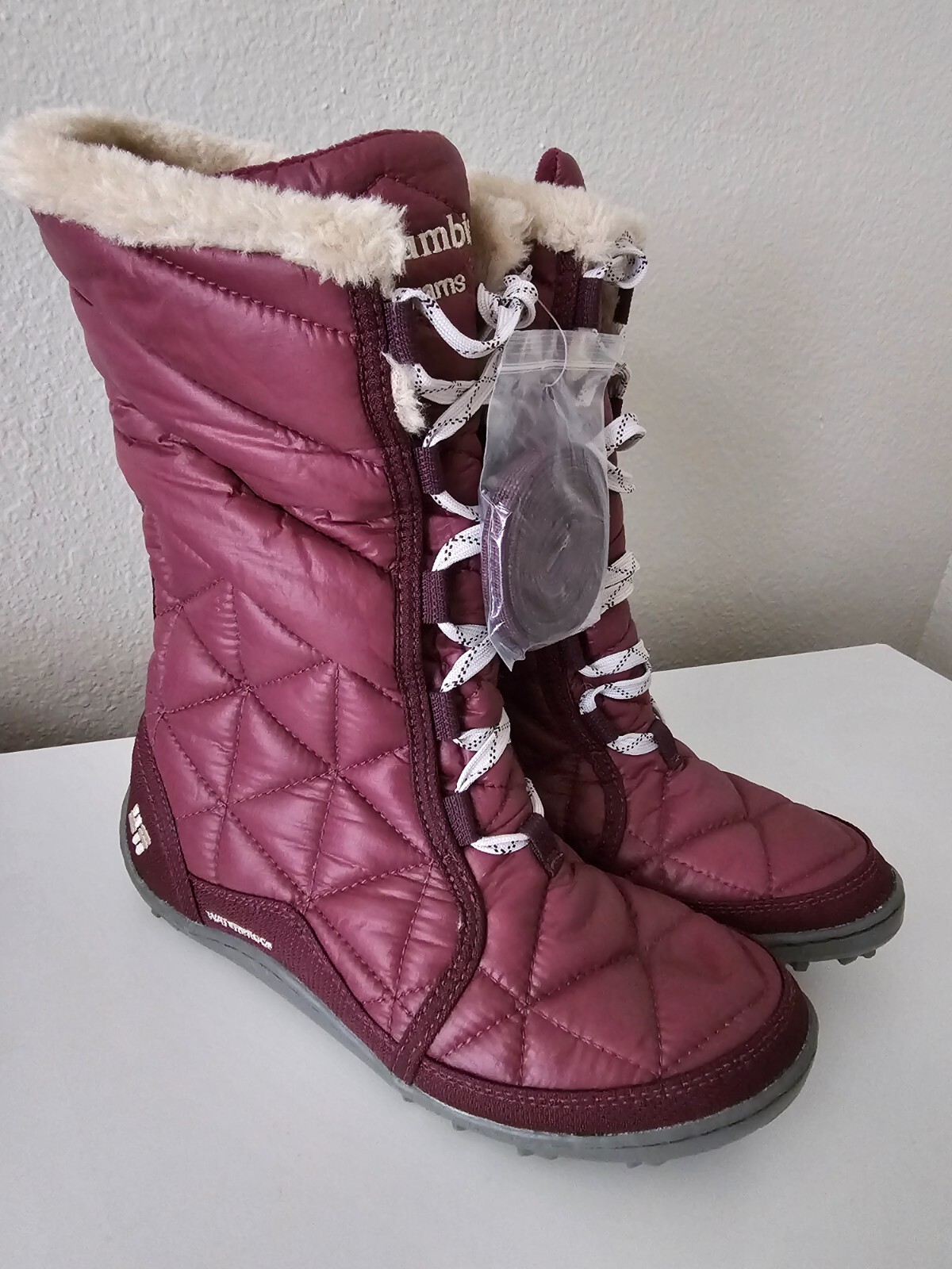Columbia Girls Winter Boots Size 6 Runs small