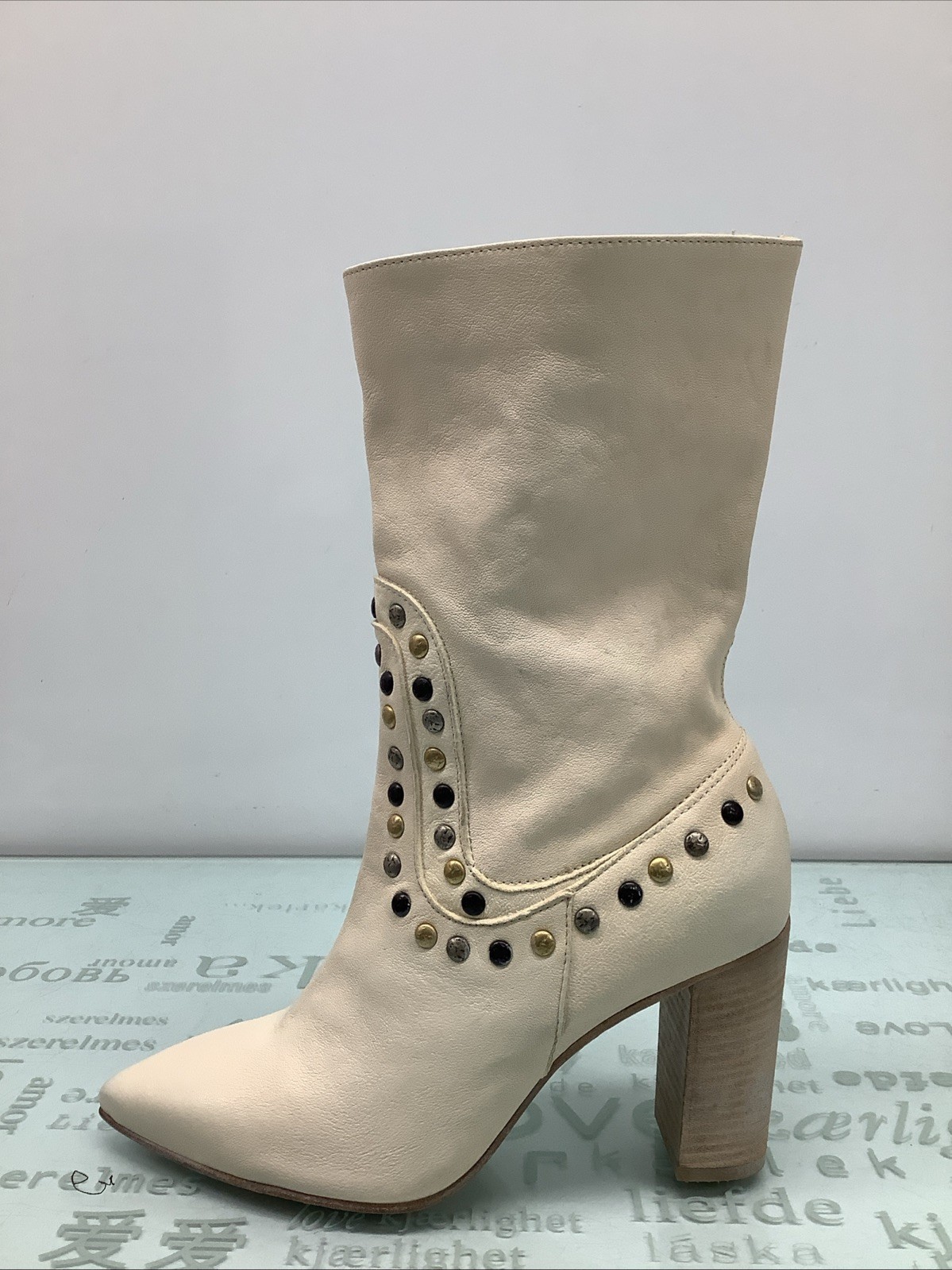 Free People Dakota Western Boot White Womens Size 9M (EU 40)Preowned.