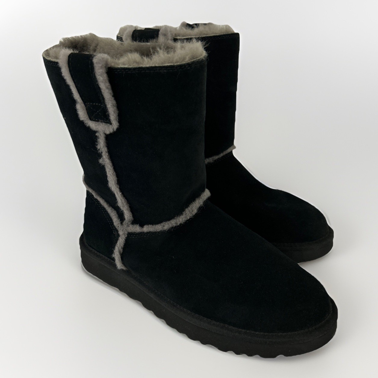 UGG CLASSIC SHORT SPILL SEAM WOMEN BOOTS Black US 8/ UK 6 /EU 39