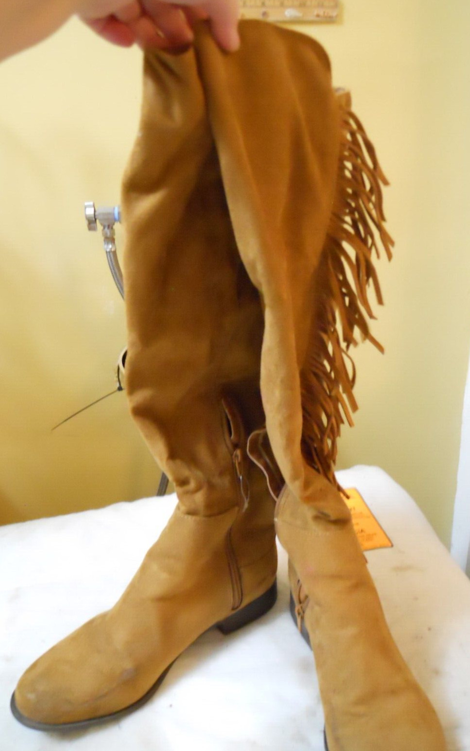 women boots knee-length light brown Mossimo 9 low heel, zip closure, fringe