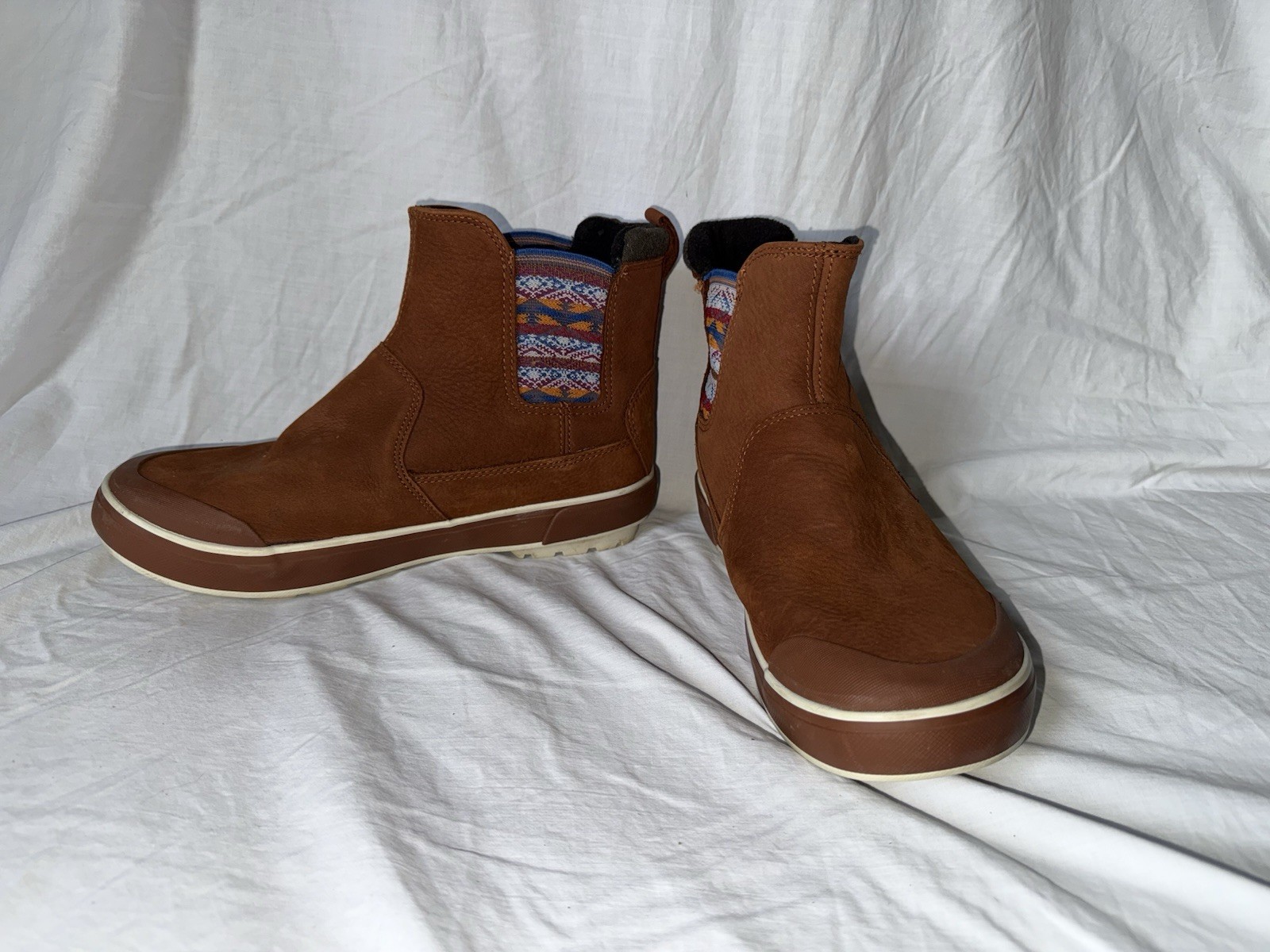 Keen Waterproof aztec Chelsea women boots size 8.5
