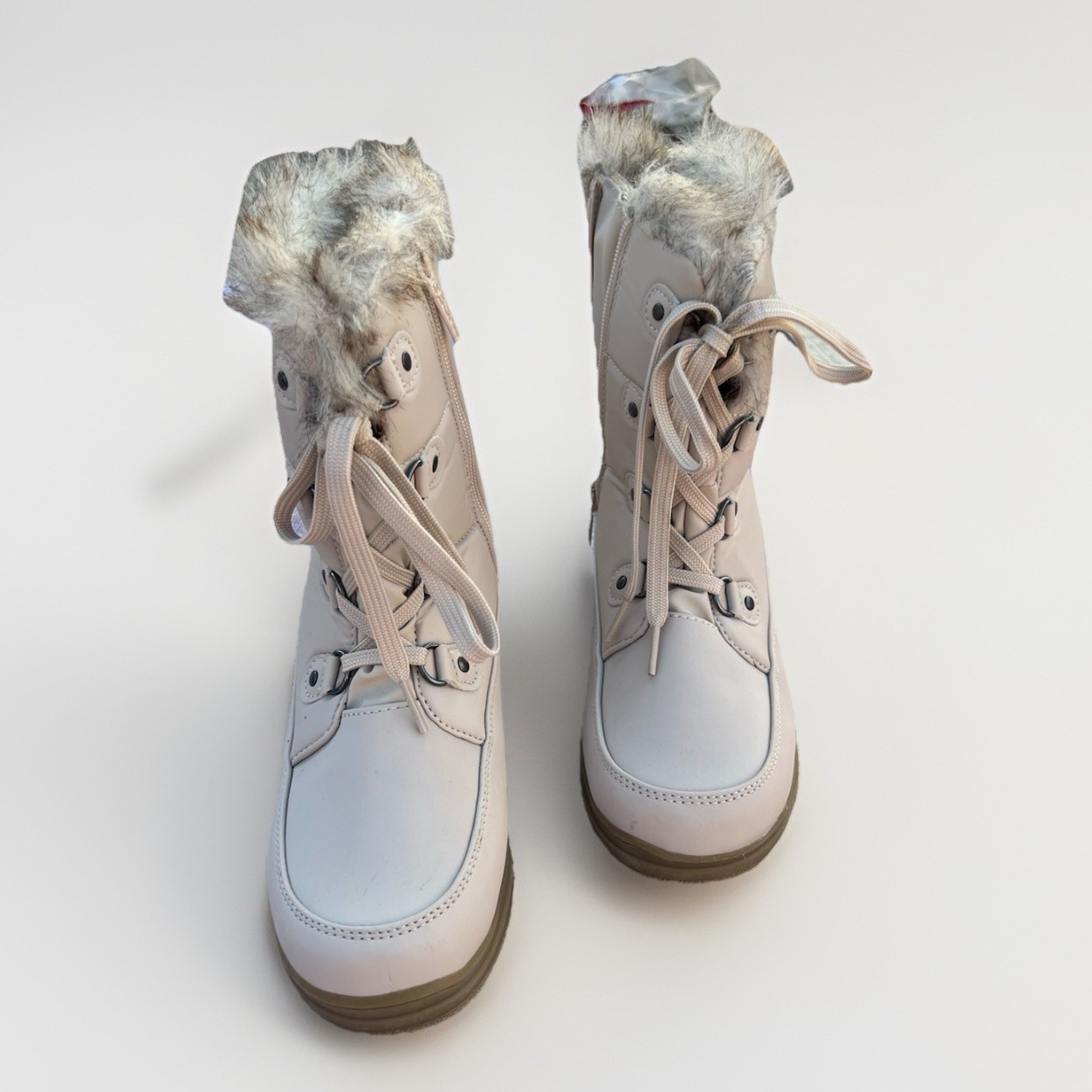 Sporto Women’s Snow Boots Size 7 Worn Once • Faux Fur • Cream • Winter Gear