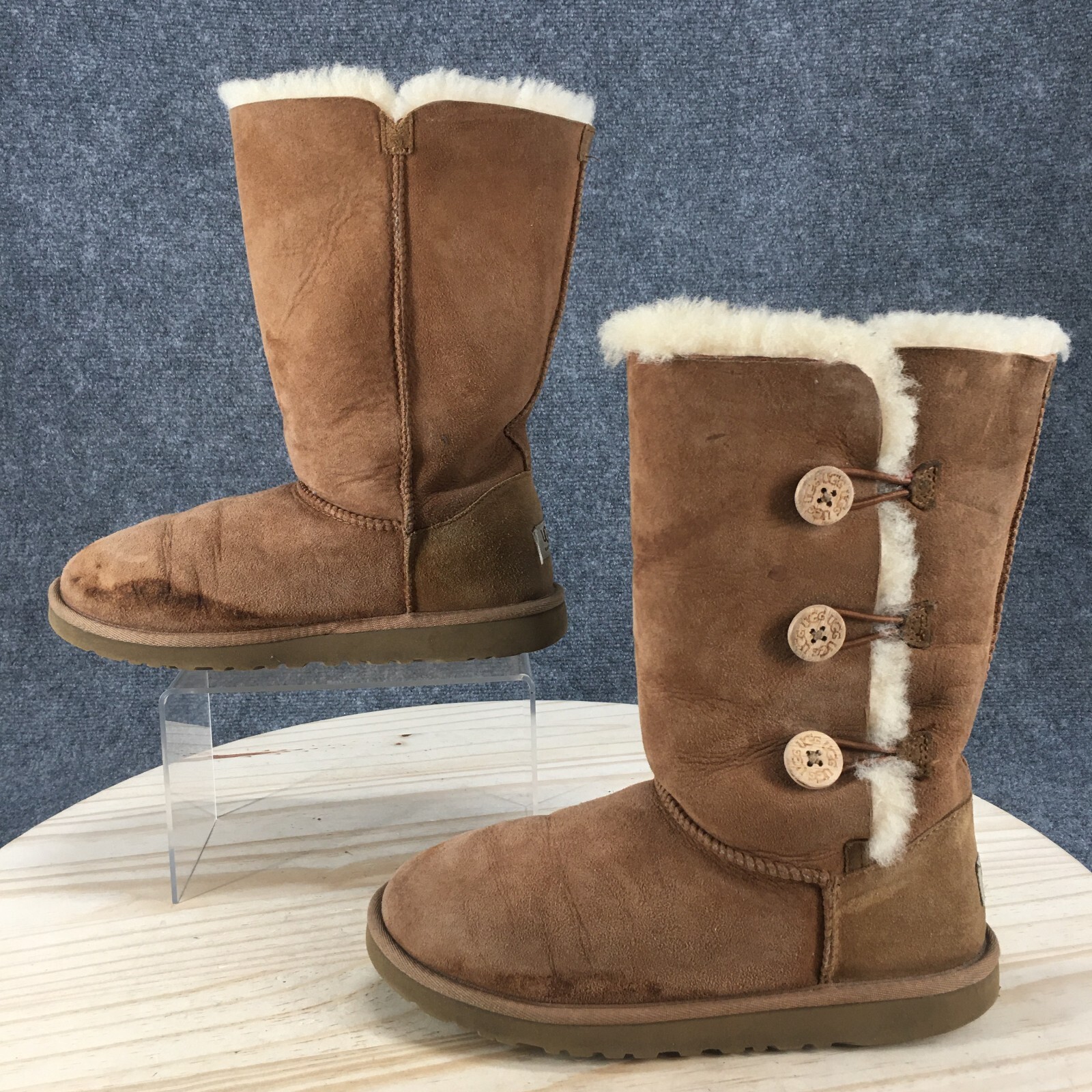 UGG Boots Youth 6 Girls Bailey Button Triplet Shearling Winter Boot 1962Y Brown