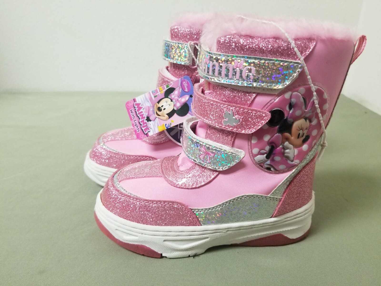 New Disney Minnie Girls Infant Glitter Strap light up Winter Boots.