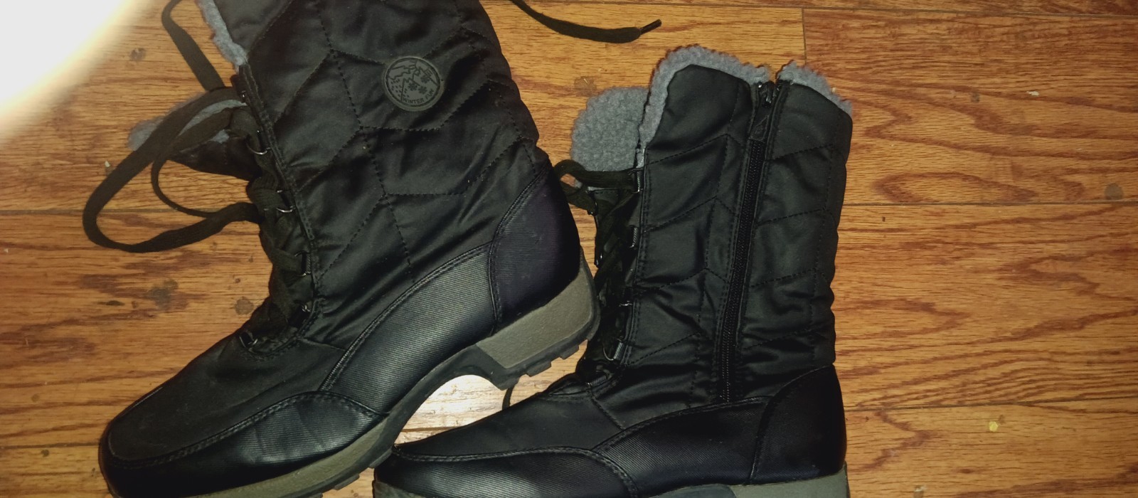 London Fog Size 7 Woman’s.Waterproof .