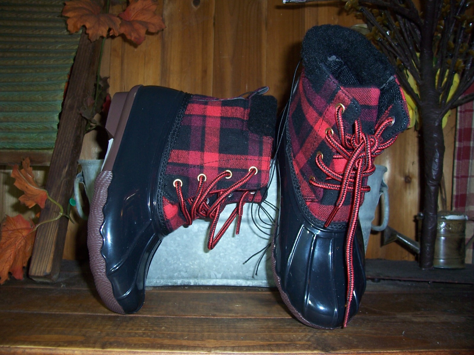 JESSICA CARLYLE GIRLS RED PLAID WINTER BOOTS SHOES SIZE 2 LACE UP CASUAL NEW