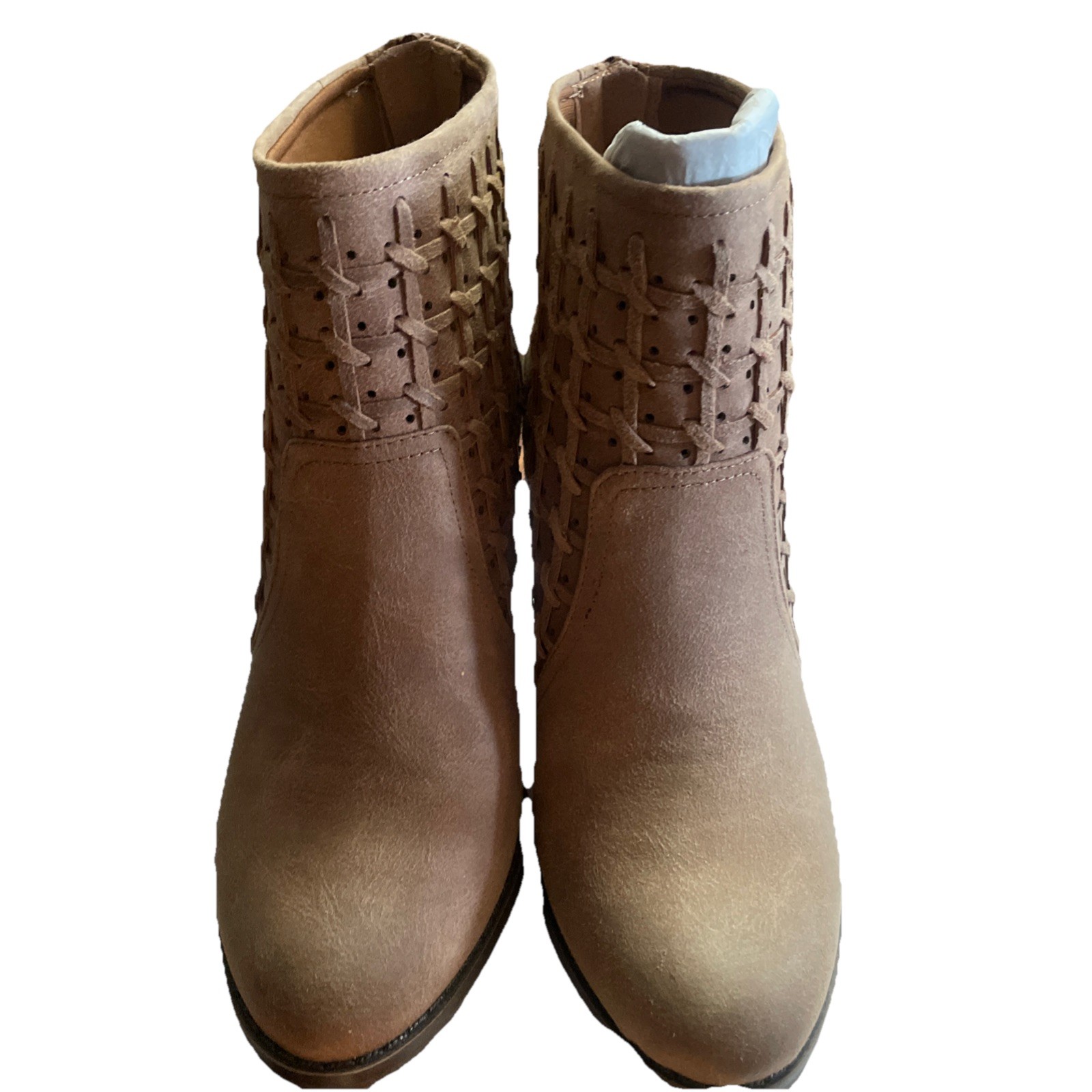 women boots size 7M Brown Suede With Small Heel