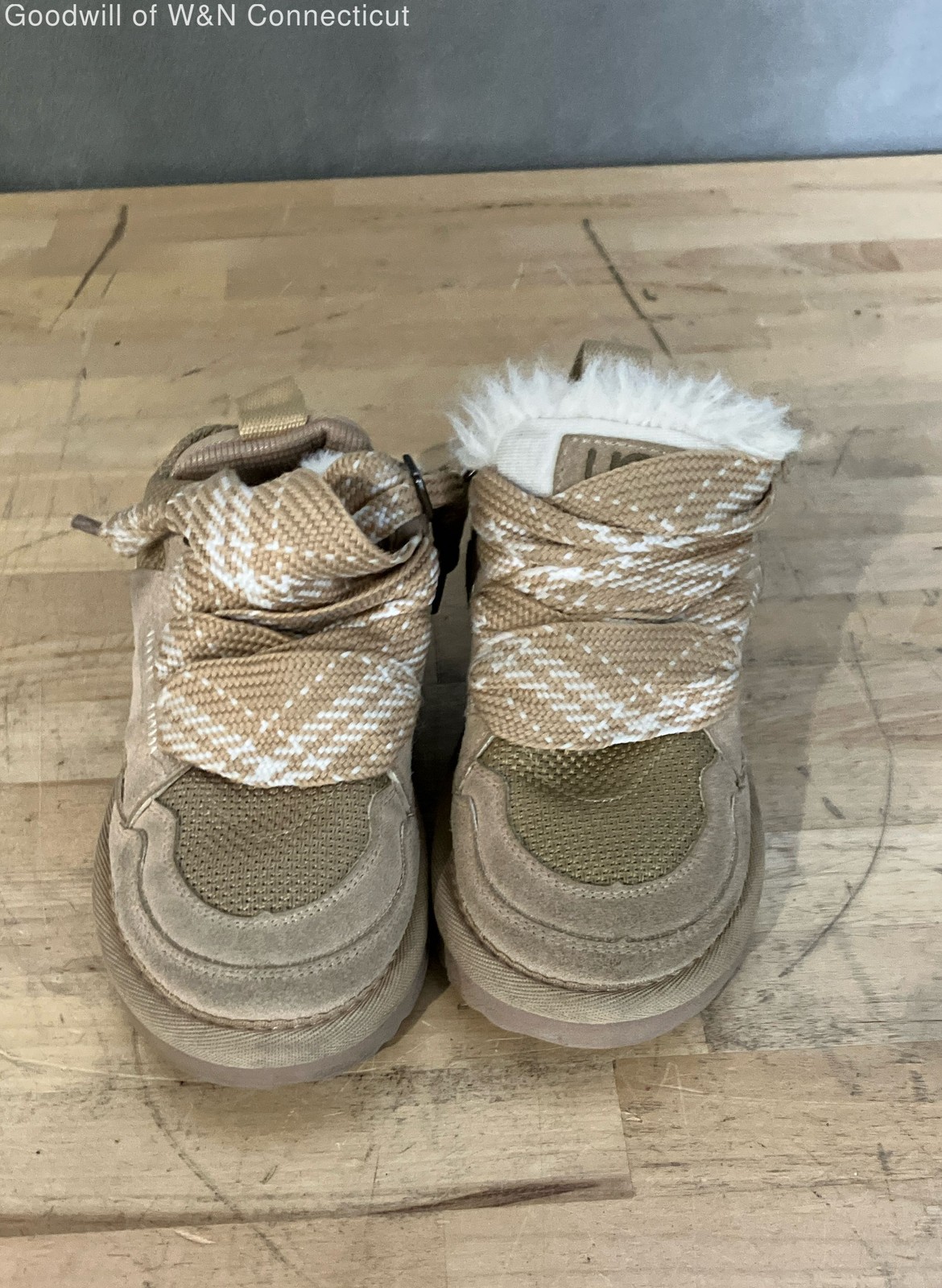 Ugg Snow Boot Tan Girls Boots – US 10