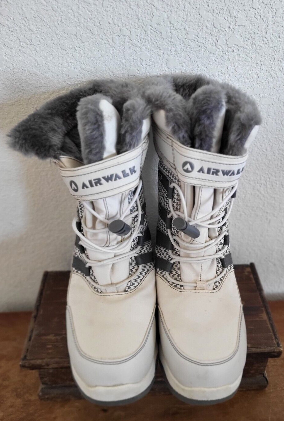 Airwalk Girls Winter Boots Size 5 – White Grey – Faux Fun Lining – Thermolite