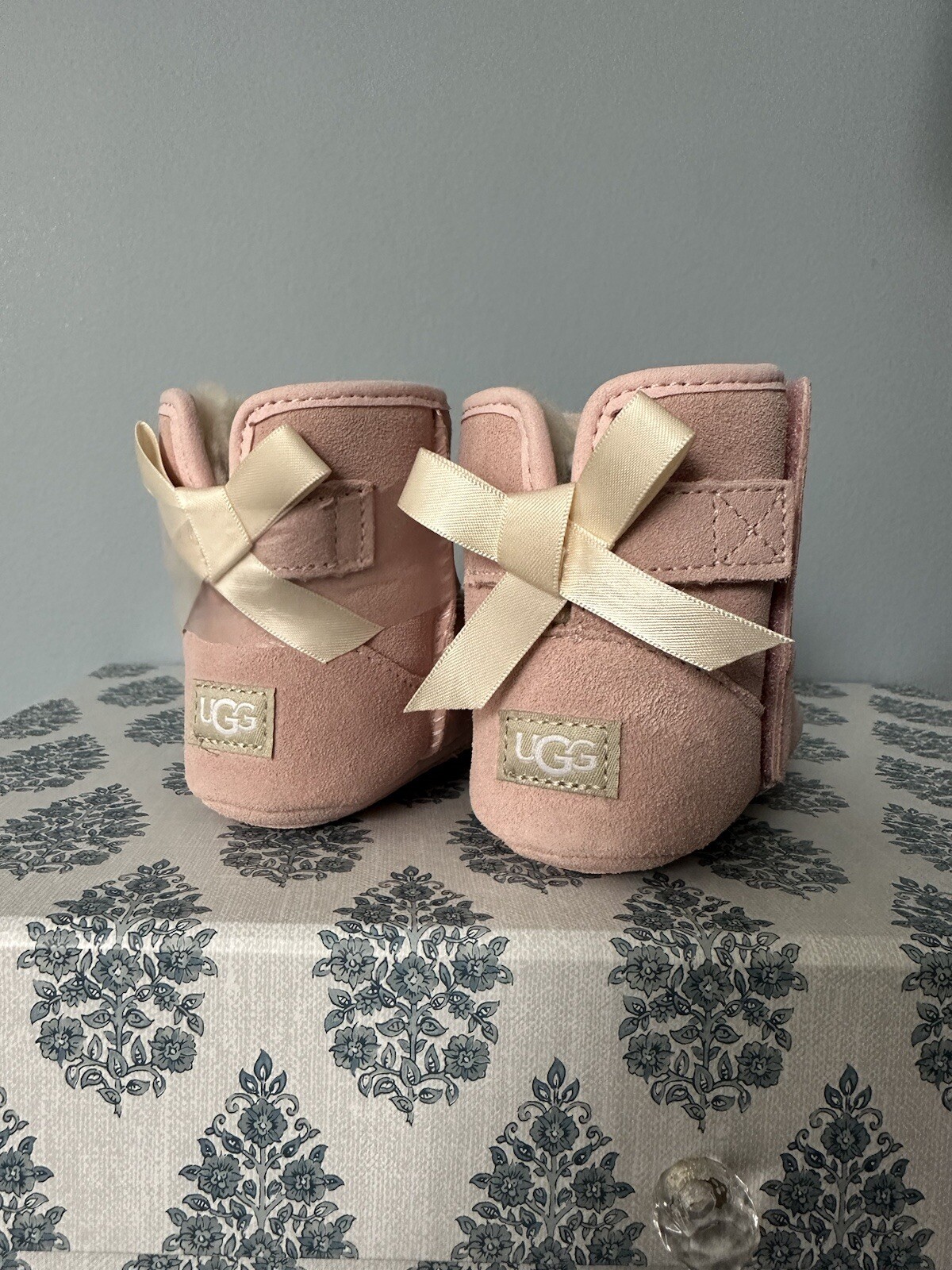UGG Australia Jesse Bow Girls Winter Boots Size 04/05 Months