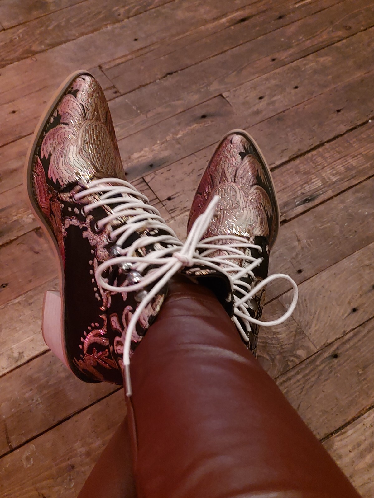 Women Rodeo chic embroidered boots black and golden size 5