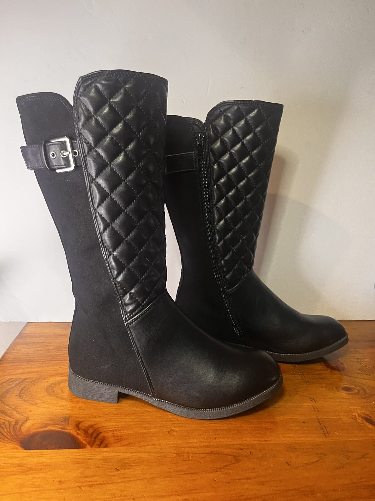 Olive & Edie Teagan Girls Boots Black Faux Leather & Suede Size 2M New w/out Box