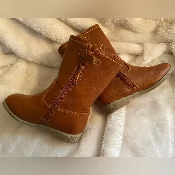 Cat & Jack girls boots, brown, size 7