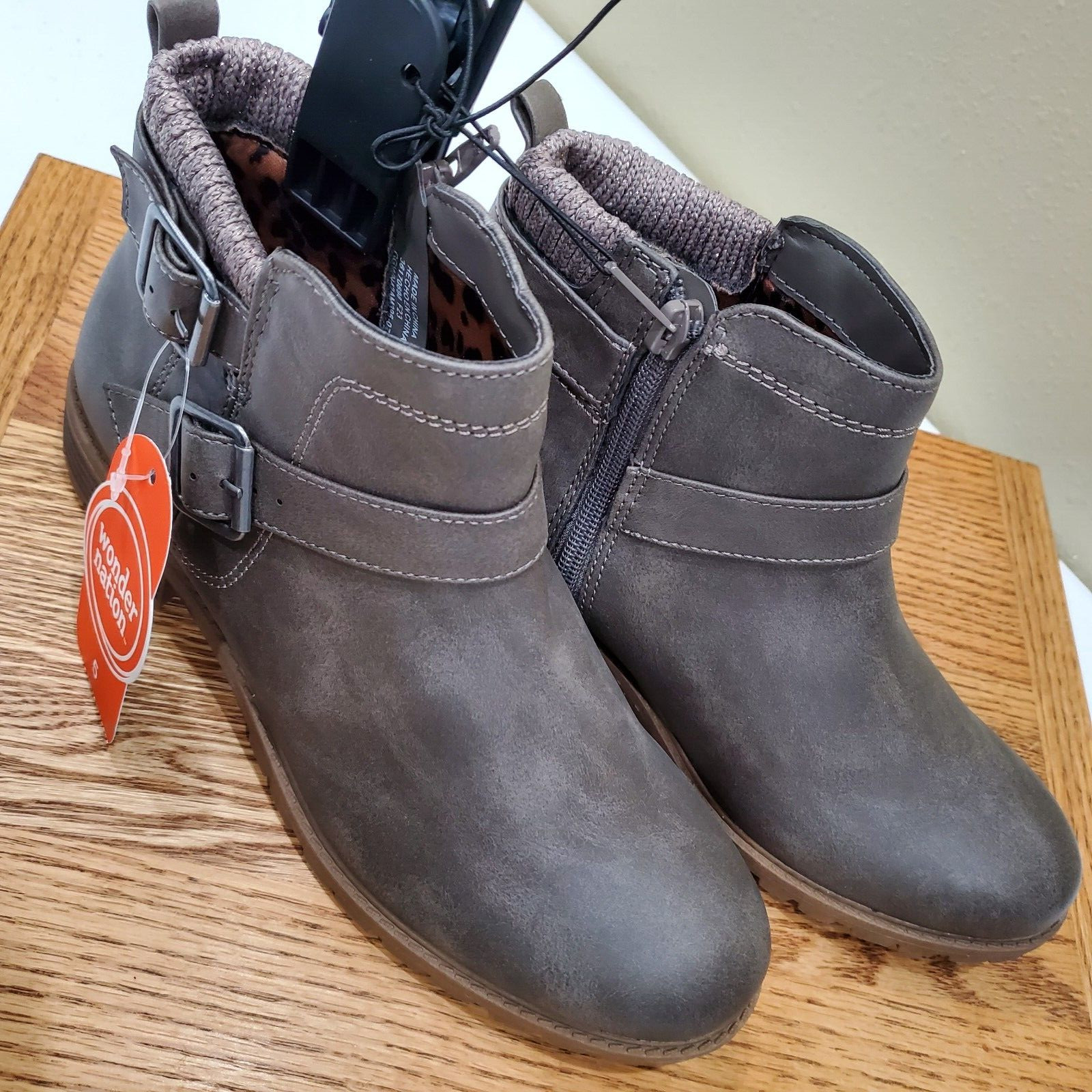 Wonder Nation Girls Sweater Knit Boots Size 5 Taupe Zip Leopard Print Lining