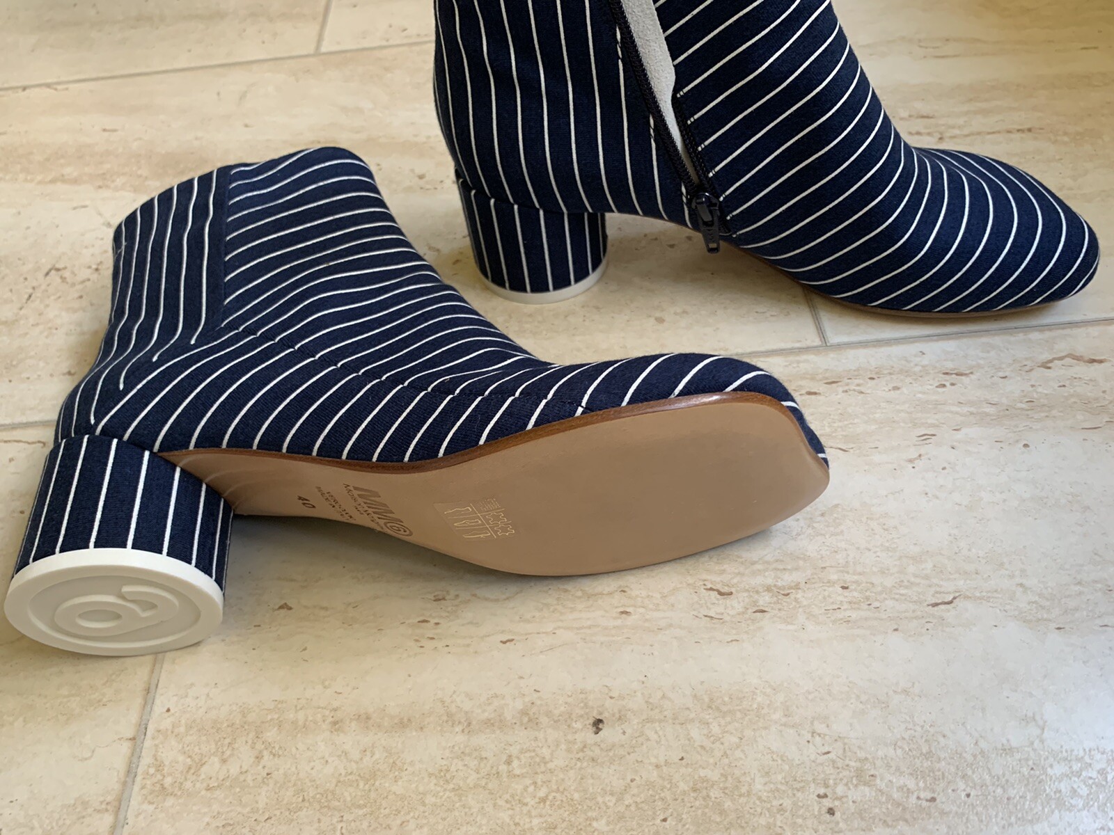 women boots size  9.   Italian 39