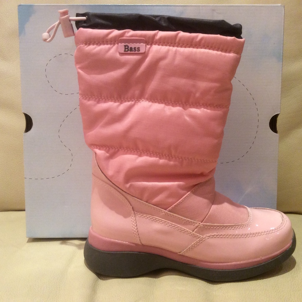 NIB BASS girls winter boots. Size 3